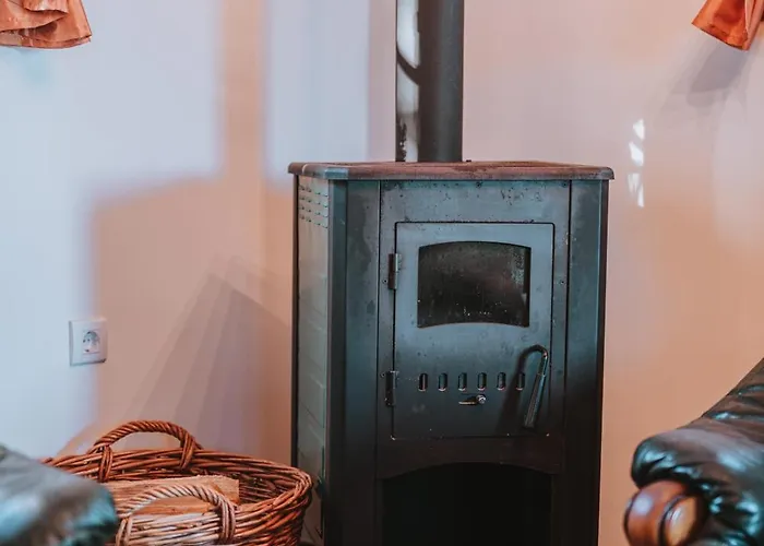 Brunarica Dezno בקתה *